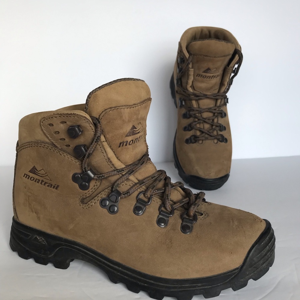 Montrail Hiking Ankle Boots Women size 7.5 Tan Brown Comfortable Stylish Outdoor